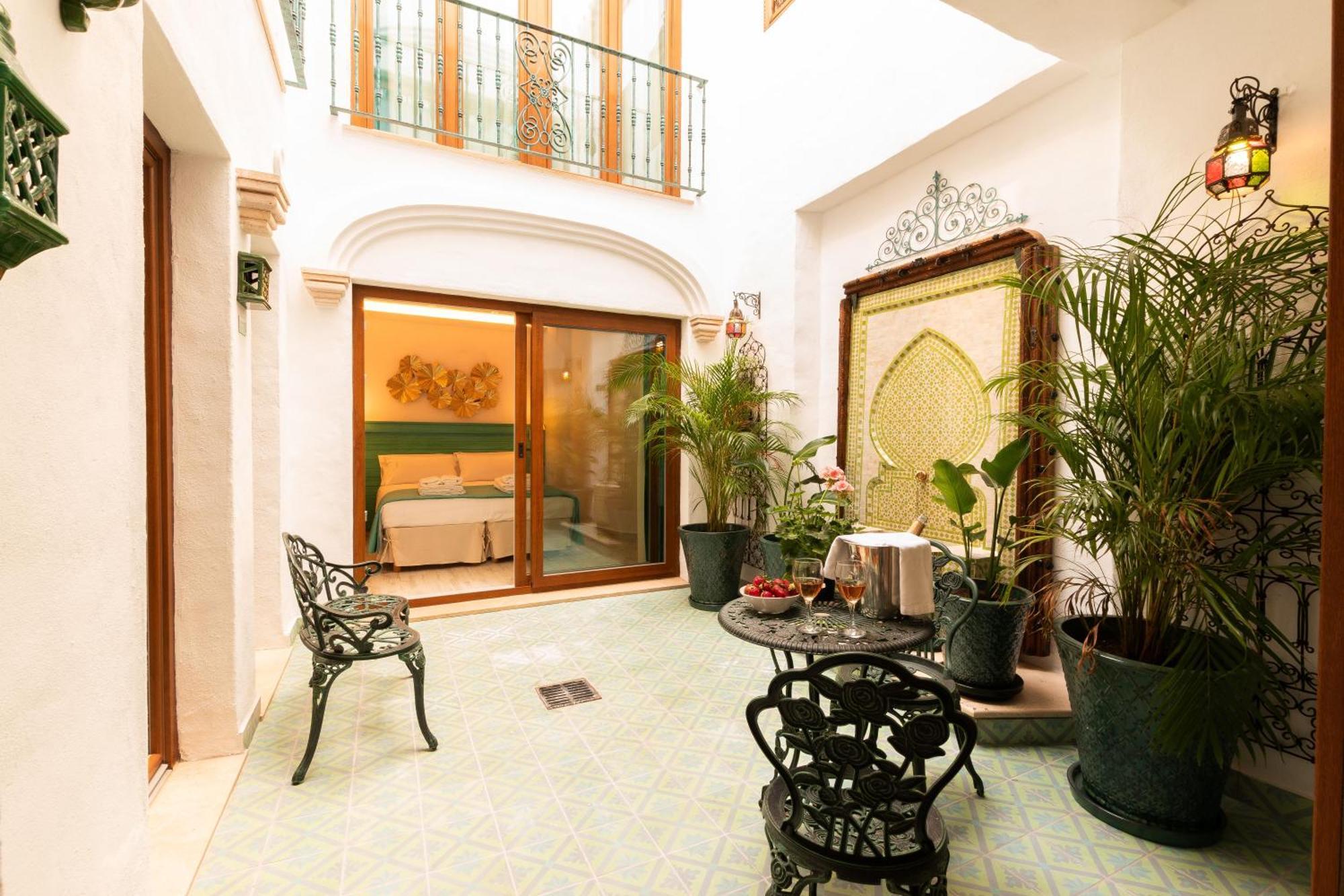 Casa Esmeralda - Luxury Boutique Apartments Old Town Estepona Dış mekan fotoğraf