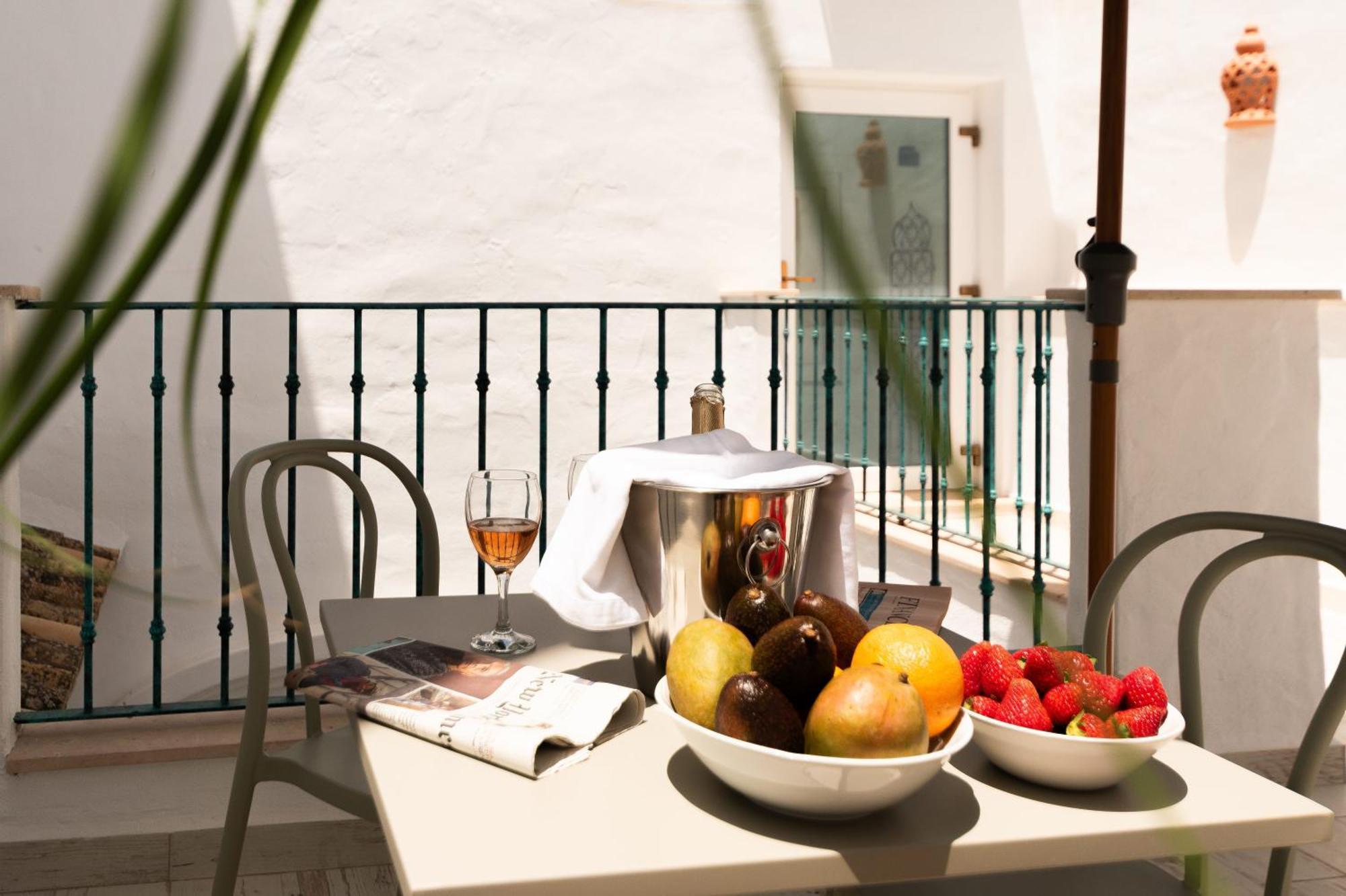Casa Esmeralda - Luxury Boutique Apartments Old Town Estepona Dış mekan fotoğraf