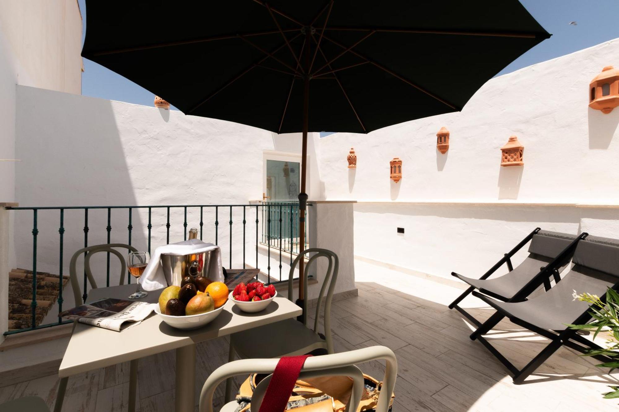 Casa Esmeralda - Luxury Boutique Apartments Old Town Estepona Dış mekan fotoğraf
