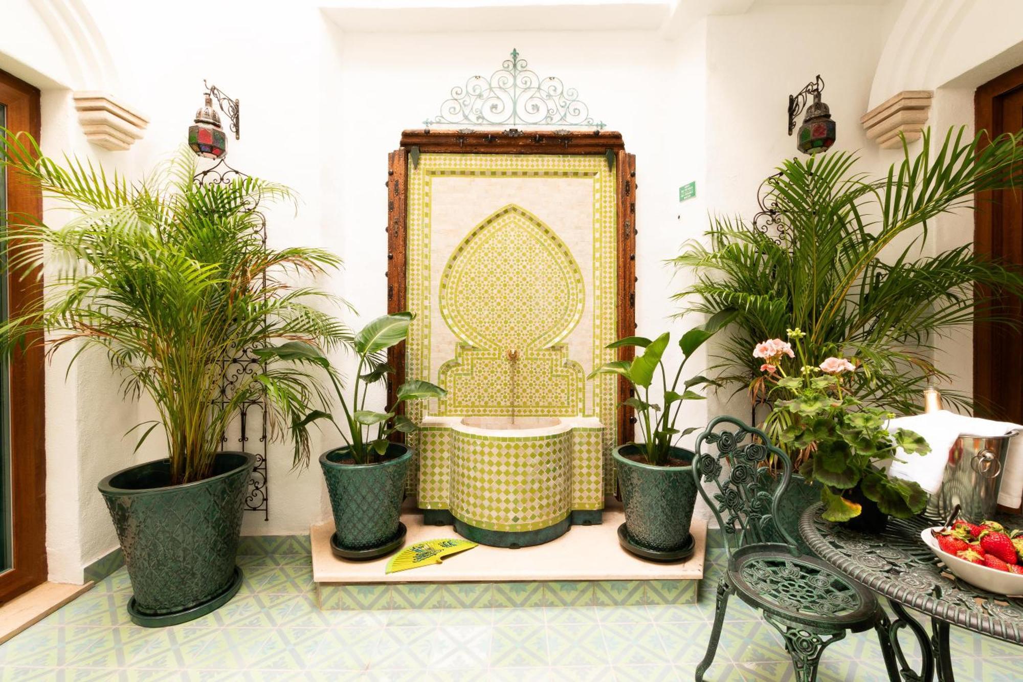 Casa Esmeralda - Luxury Boutique Apartments Old Town Estepona Dış mekan fotoğraf