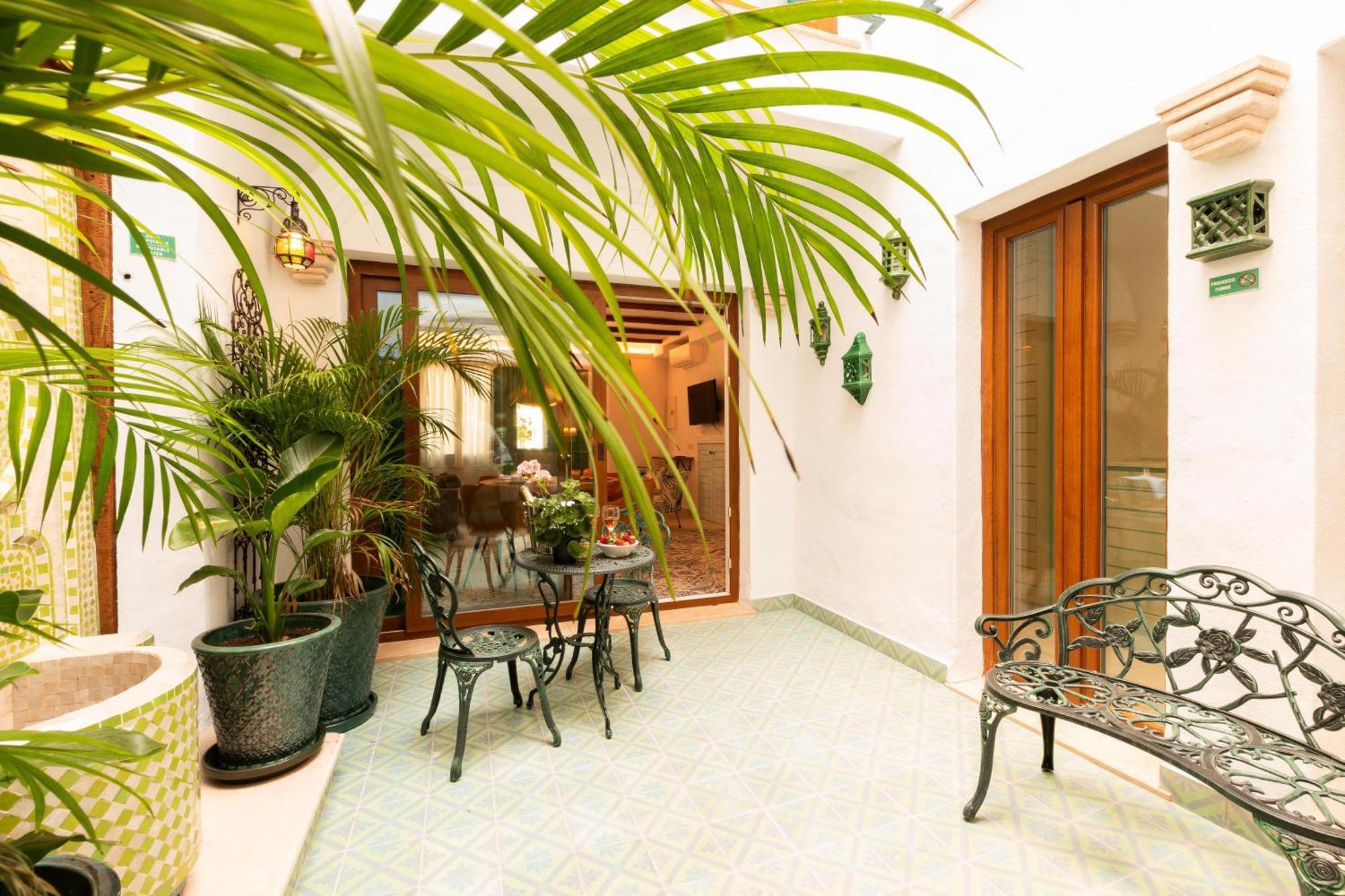 Casa Esmeralda - Luxury Boutique Apartments Old Town Estepona Dış mekan fotoğraf